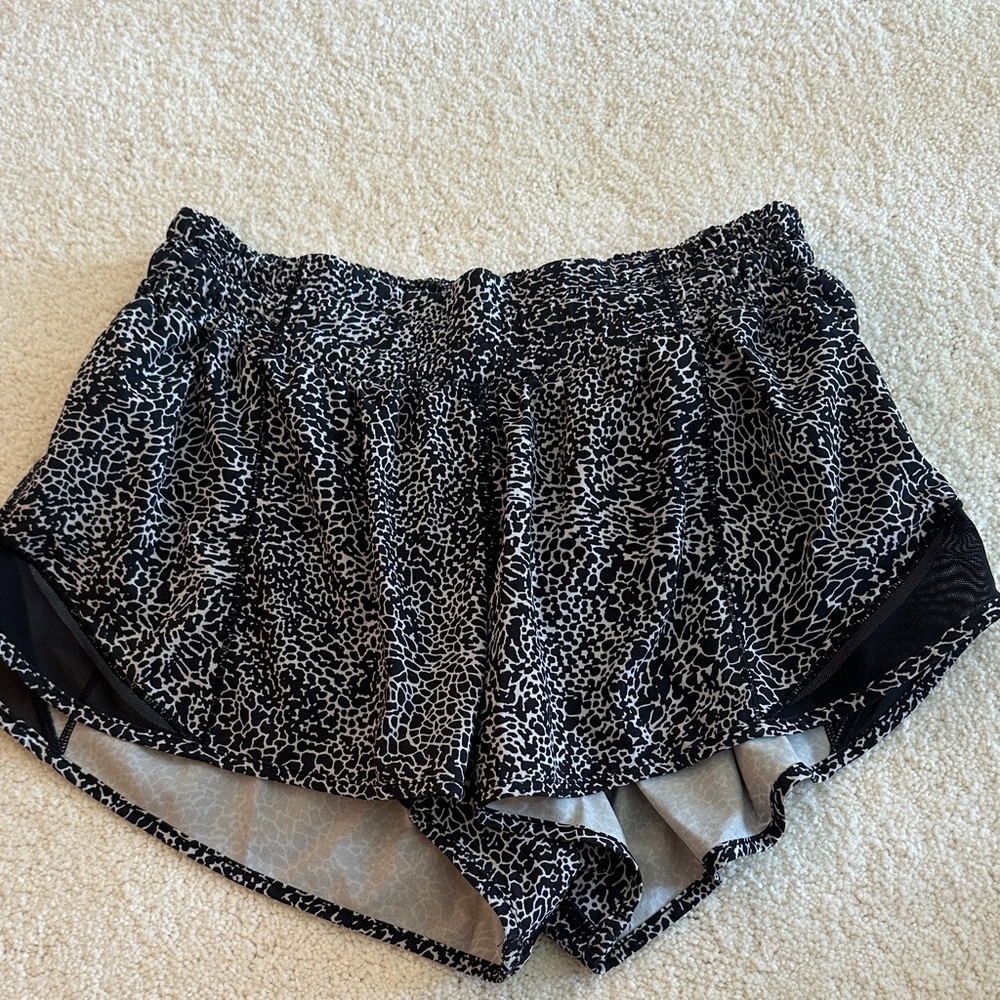 Lululemon printed hottie hot shorts